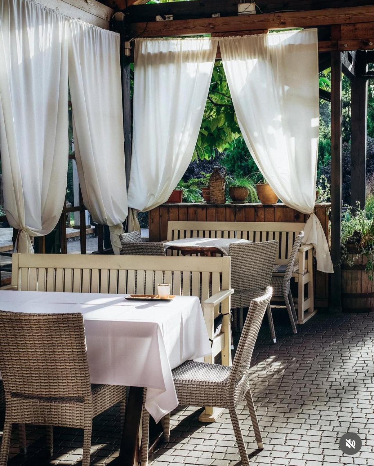 Hotel Bannyi Dvir Узин Экстерьер фото