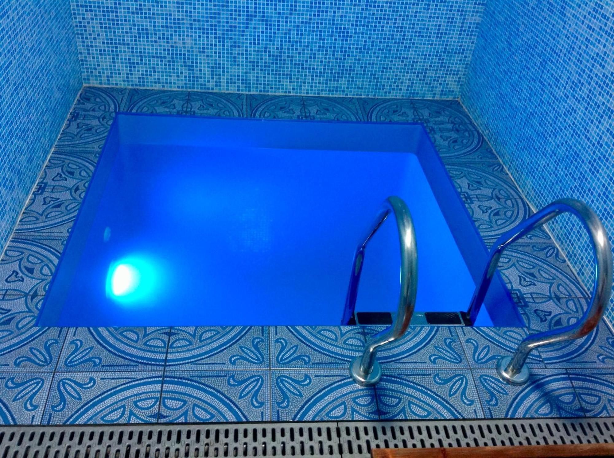 Hotel Bannyi Dvir Узин Экстерьер фото