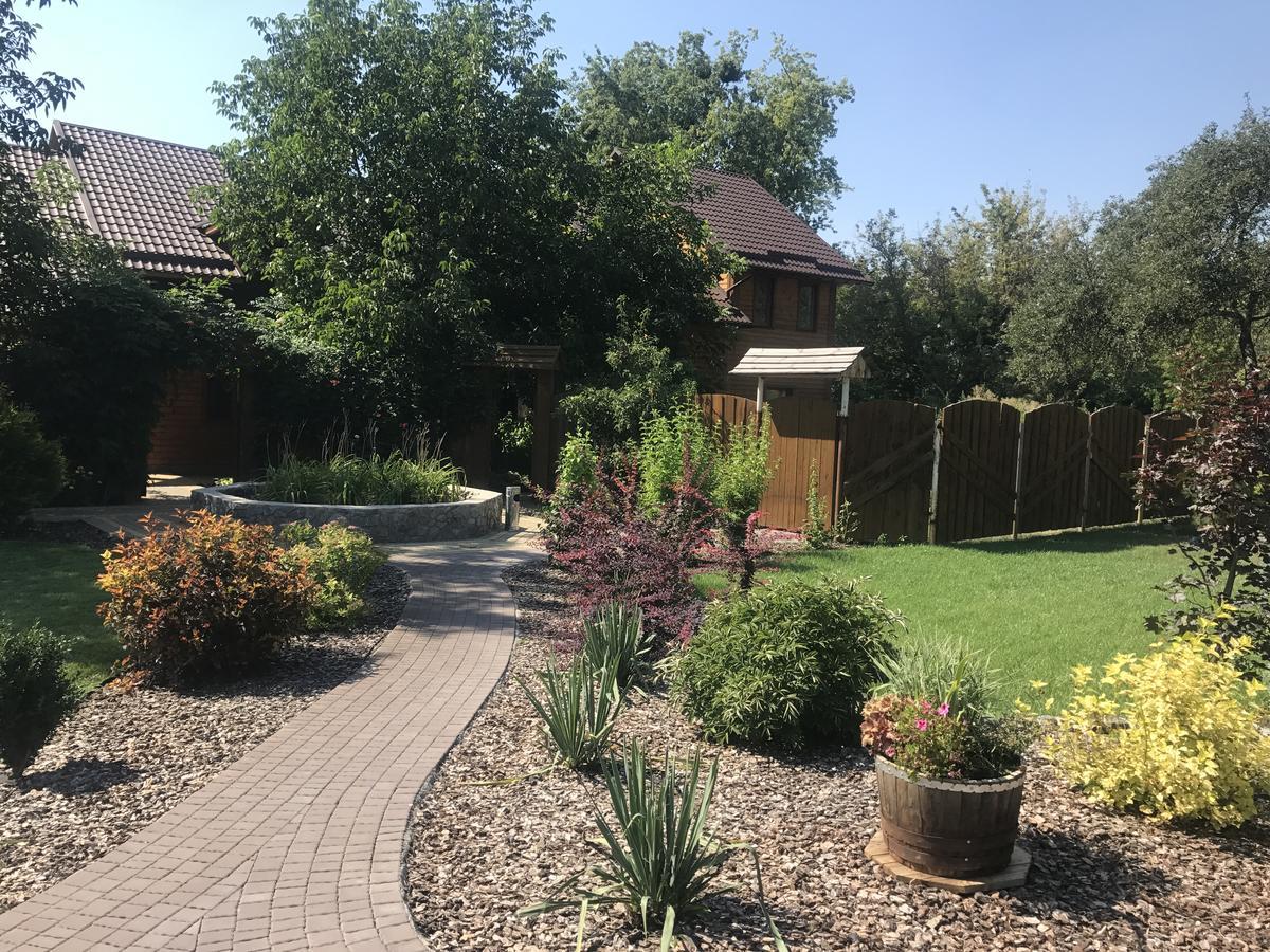 Hotel Bannyi Dvir Узин Экстерьер фото
