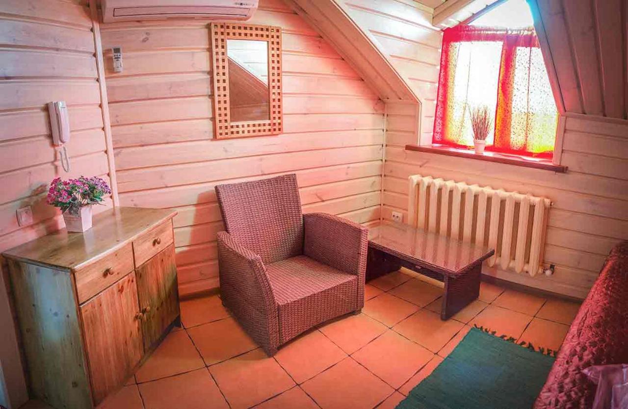 Hotel Bannyi Dvir Узин Экстерьер фото